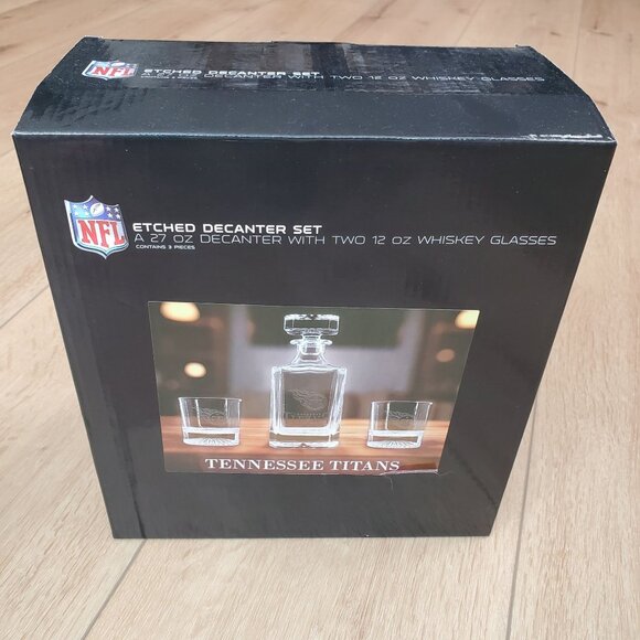 Tennessee Titans NFL Football Whiskey Decanter Set 2 Glasses Clear Etched Gift - Picture 1 of 14